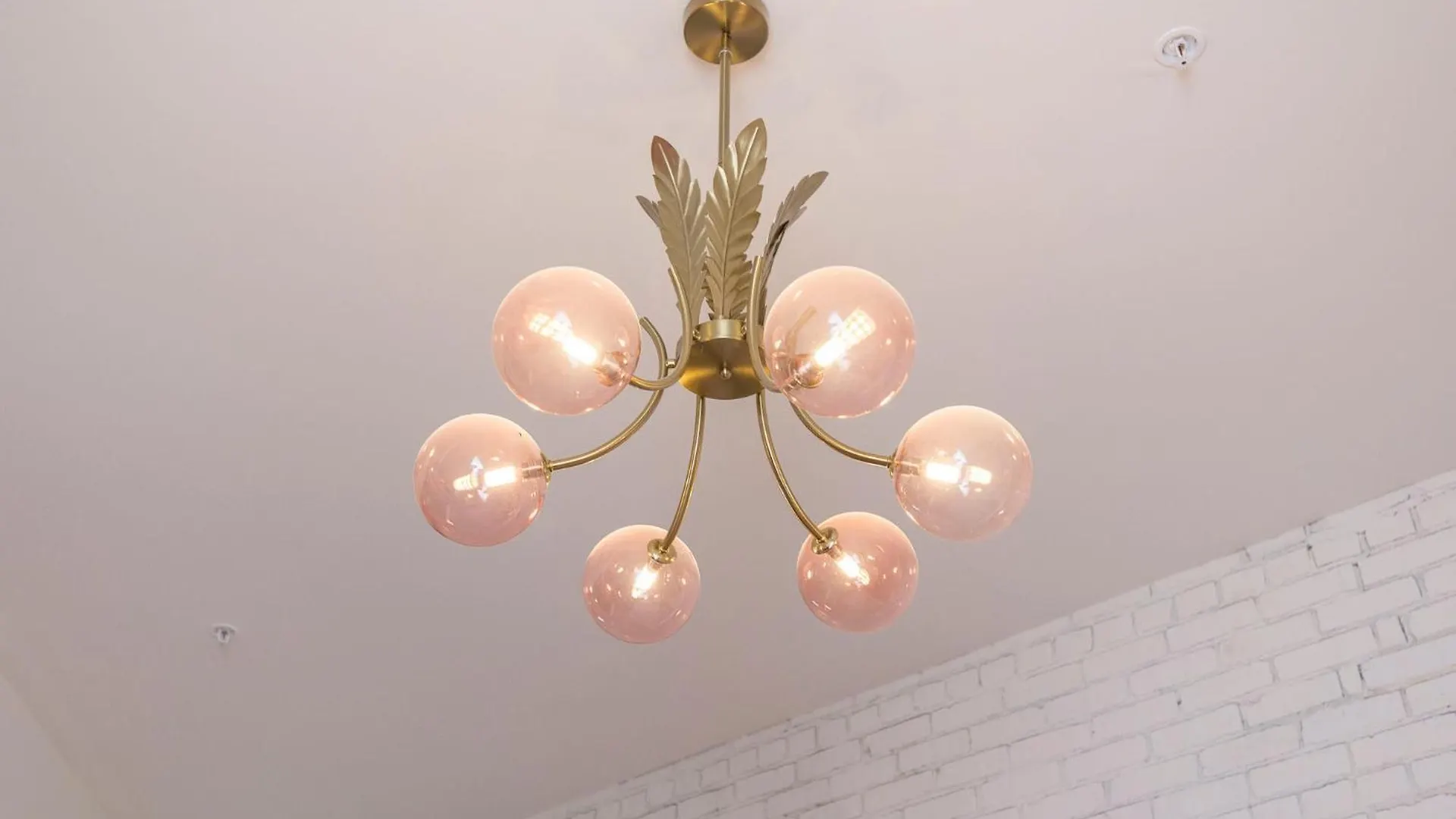 The Kentucky Rose By Hollyhock Suites Louisville